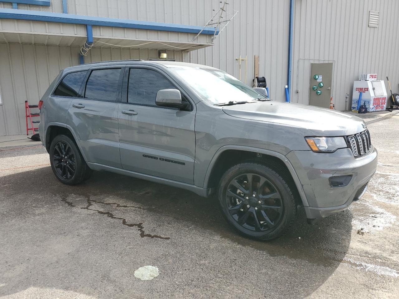 2021 Jeep Grand Cherokee VIN 1C4RJEAG1MC812893 Copart auction photo, side / front end damage thumbnail 4