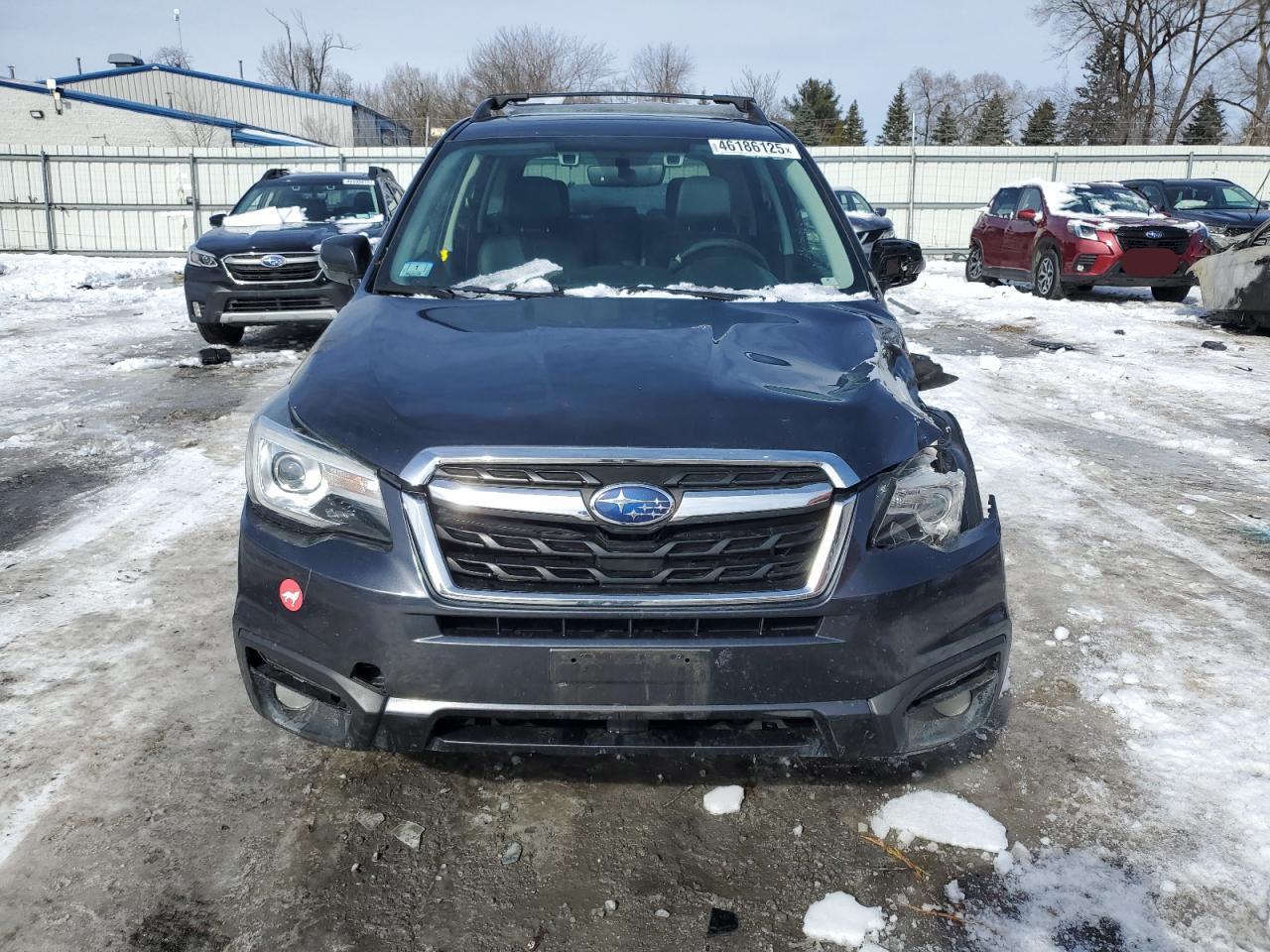 2018 Subaru Forester VIN JF2SJAWC1JH462536 Copart auction photo, front end / minor dent/scratches damage thumbnail 5