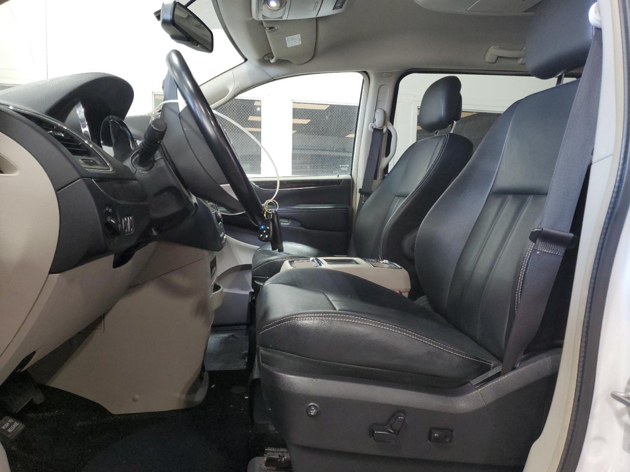 2016 Chrysler Town & Country VIN 2C4RC1BG5GR212763 Copart auction photo, front end / rear end damage thumbnail 7