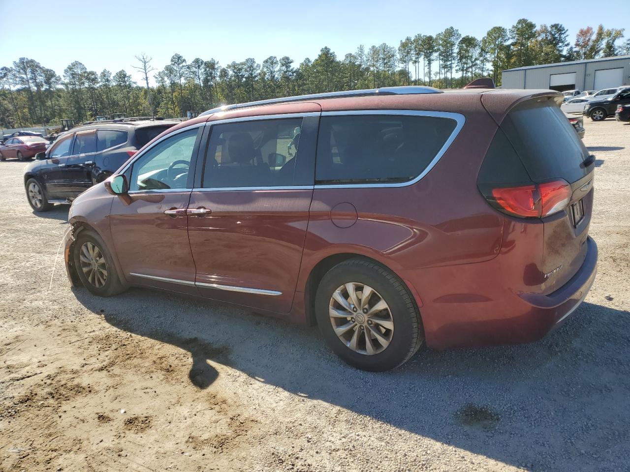 2018 Chrysler Pacifica VIN 2C4RC1BG6JR235881 Copart auction photo, front end damage thumbnail 2