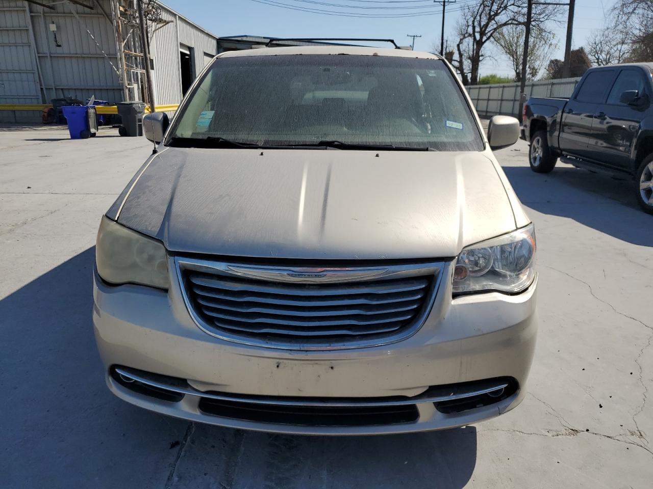 2015 Chrysler Town & Country VIN 2C4RC1BG0FR730519 Copart auction photo, mechanical / minor dent/scratches damage thumbnail 5