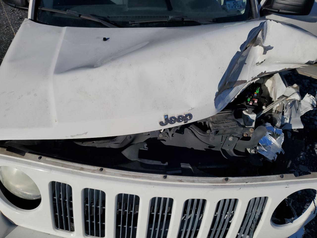 2008 Jeep Liberty (Patriot) VIN 1J8FF28W88D713514 Copart auction photo, front end / minor dent/scratches damage thumbnail 13
