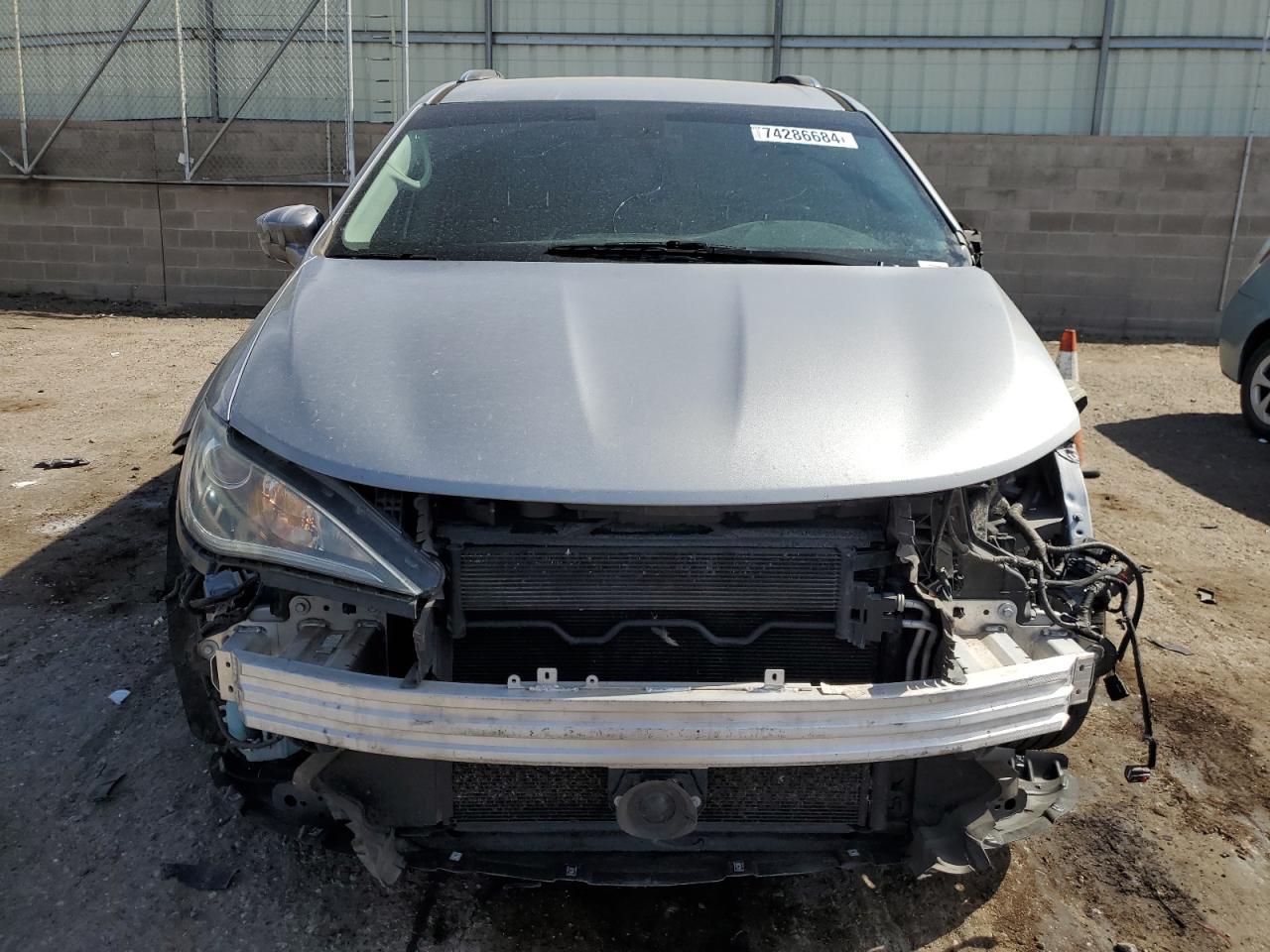 2018 Chrysler Pacifica VIN 2C4RC1BG6JR237128 Copart auction photo, front end / rear end damage thumbnail 5