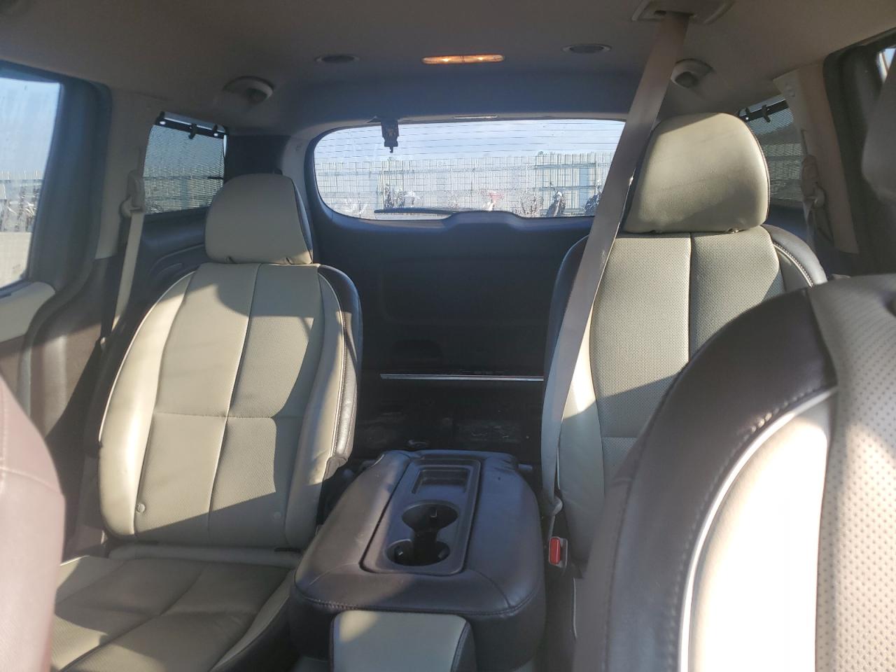 2017 KIA Sedona VIN KNDME5C16H6334580 Copart auction photo, front end damage thumbnail 10