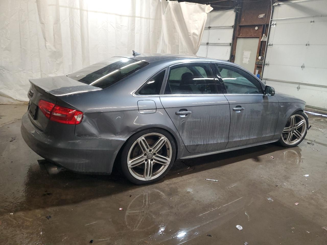 2014 Audi RS4 VIN WAUKGAFL7EA033037 Copart auction photo, front end / side damage thumbnail 3