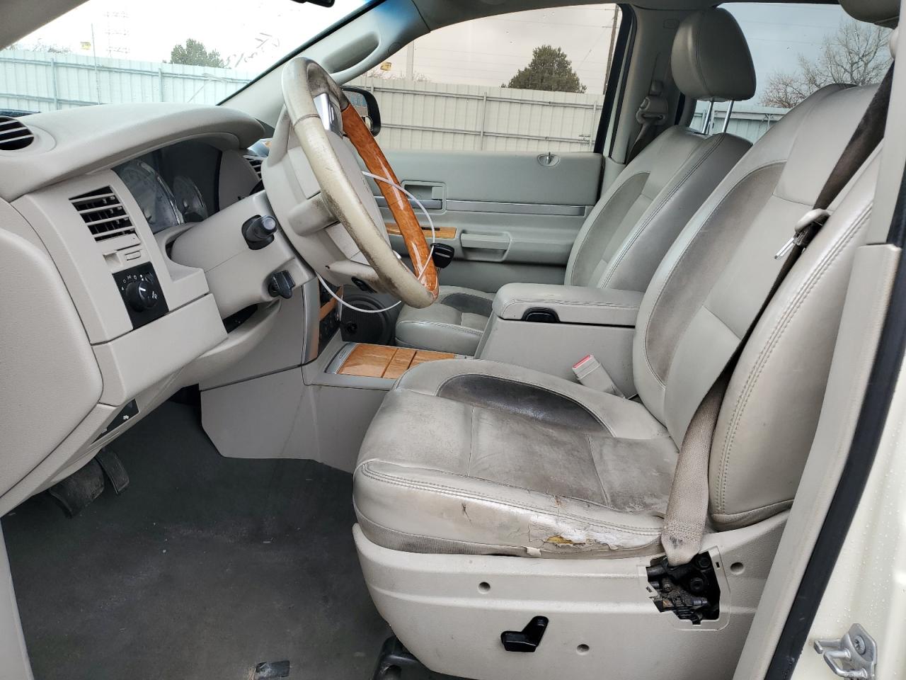 2008 Chrysler Aspen VIN 1A8HW58208F119088 Copart auction photo, front end / undercarriage damage thumbnail 7