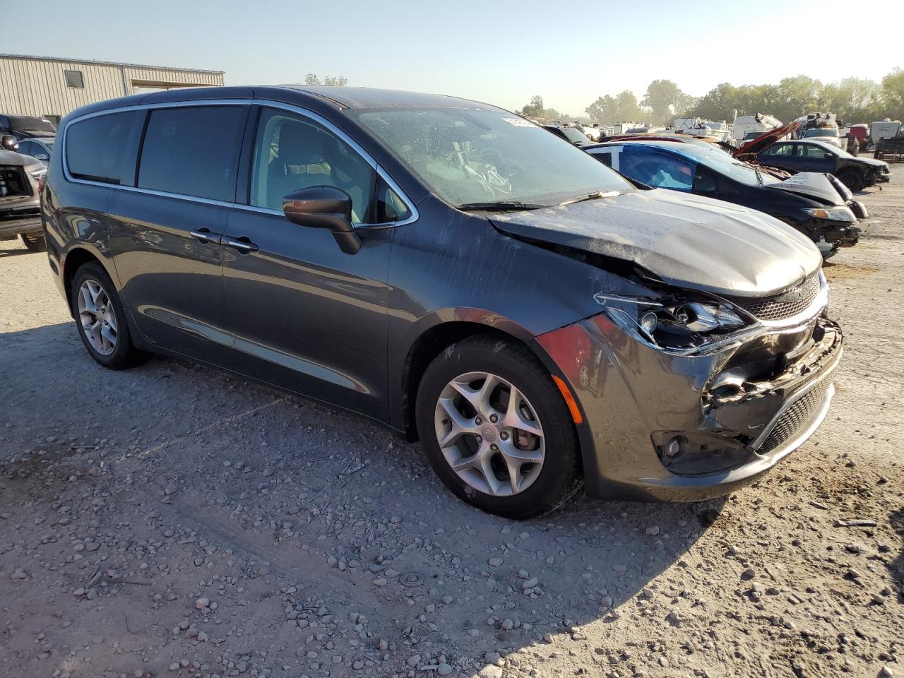 2019 Chrysler Pacifica VIN 2C4RC1FG0KR634636 Copart auction photo, front end damage thumbnail 4