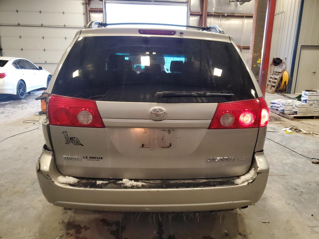 2007 Toyota Sienna VIN 5TDZK23C37S062065 Copart auction photo, all over damage thumbnail 6