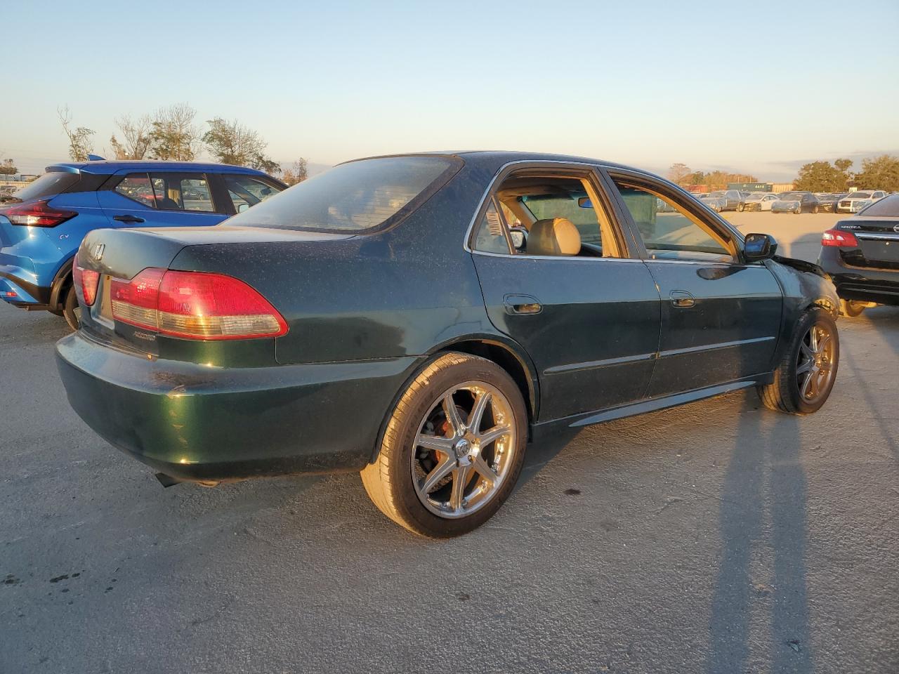 2001 Honda Accord VIN 1HGCG16511A052199 Copart auction photo, burn - engine / rear end damage thumbnail 3
