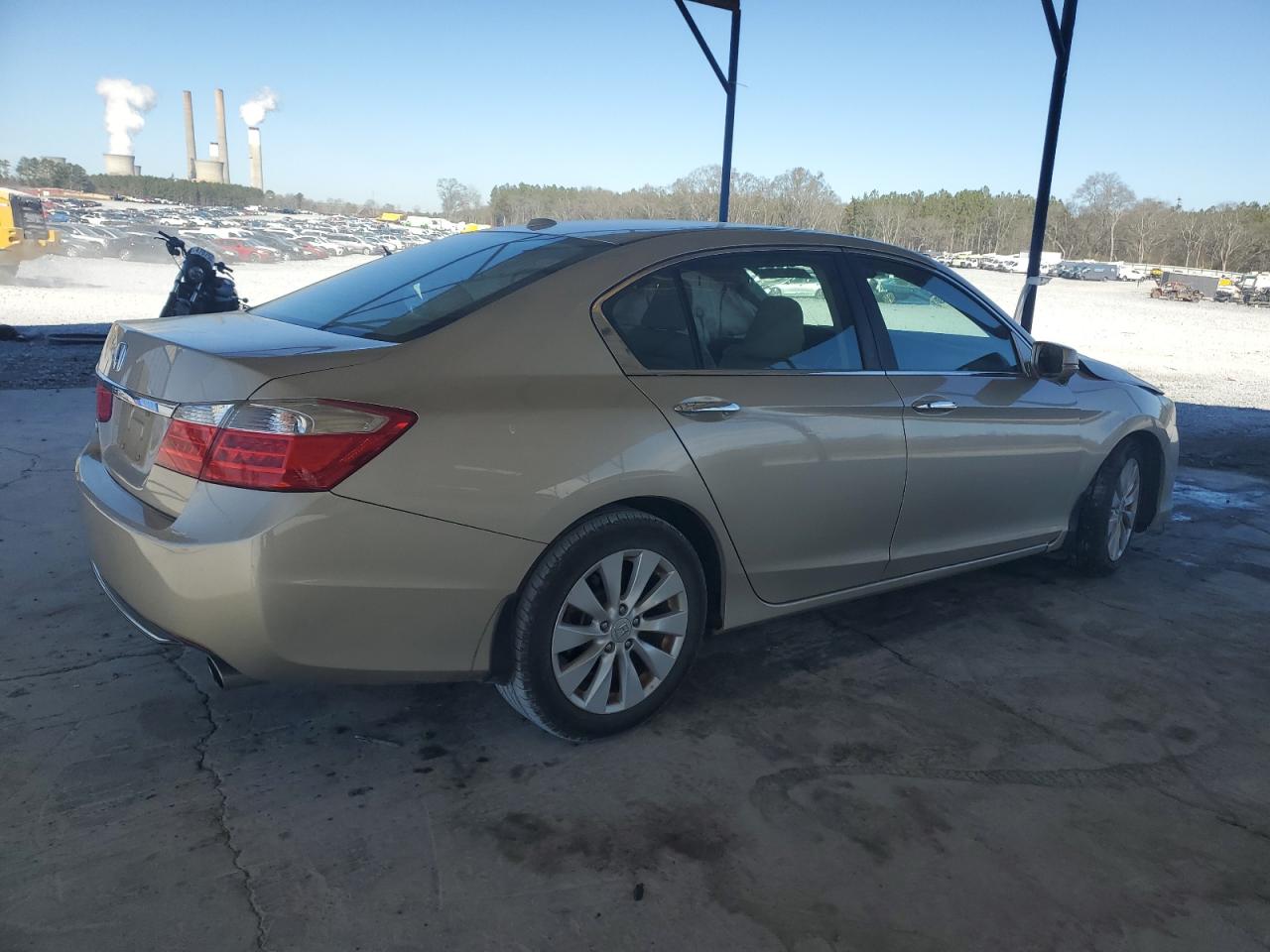 2013 Honda Accord VIN 1HGCR2F8XDA090576 Copart auction photo, front end / minor dent/scratches damage thumbnail 3