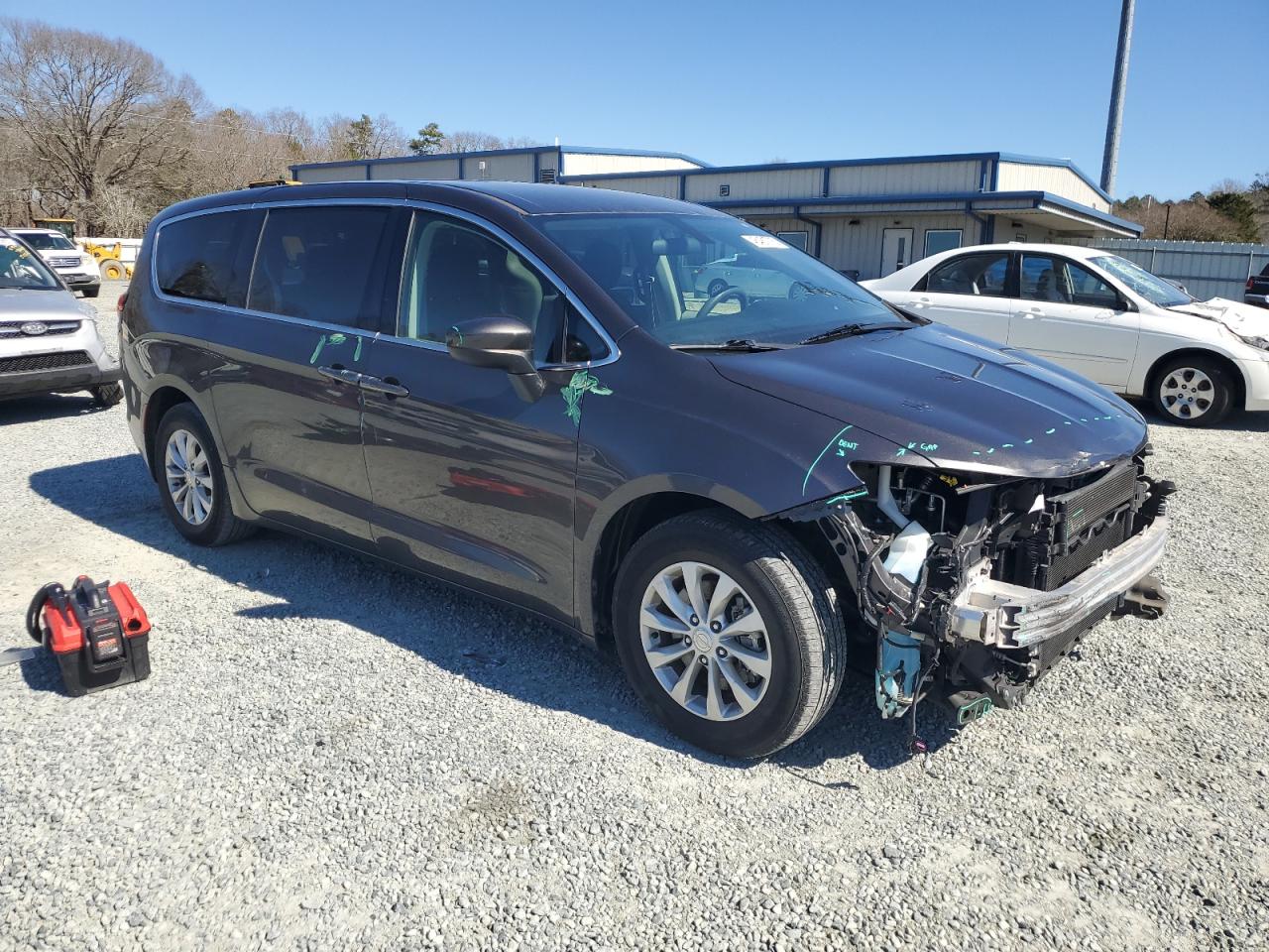 2018 Chrysler Pacifica VIN 2C4RC1CG8JR214352 Copart auction photo, front end damage thumbnail 4