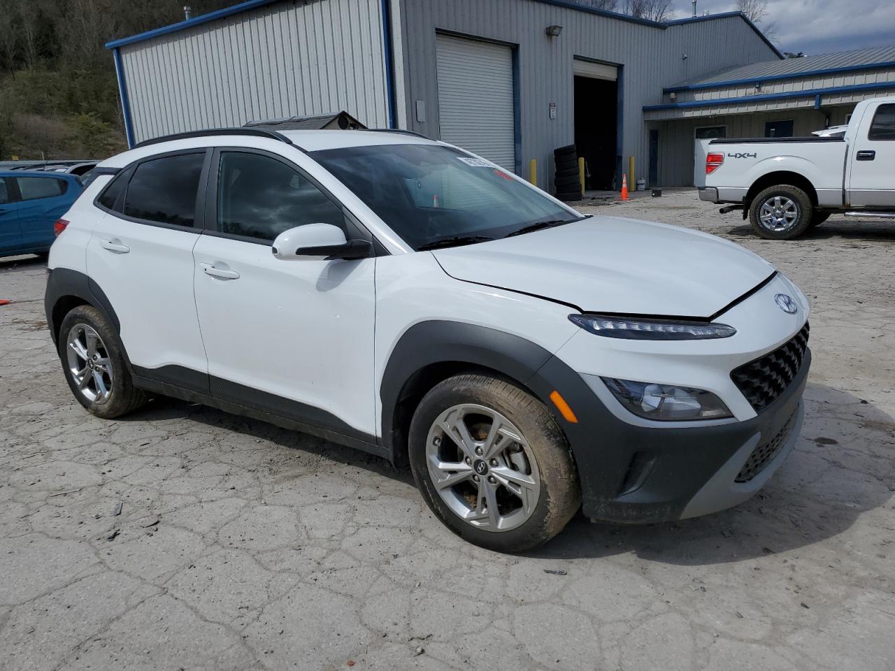2022 Hyundai Kona VIN KM8K62AB2NU916712 Copart auction photo, water/flood damage thumbnail 4