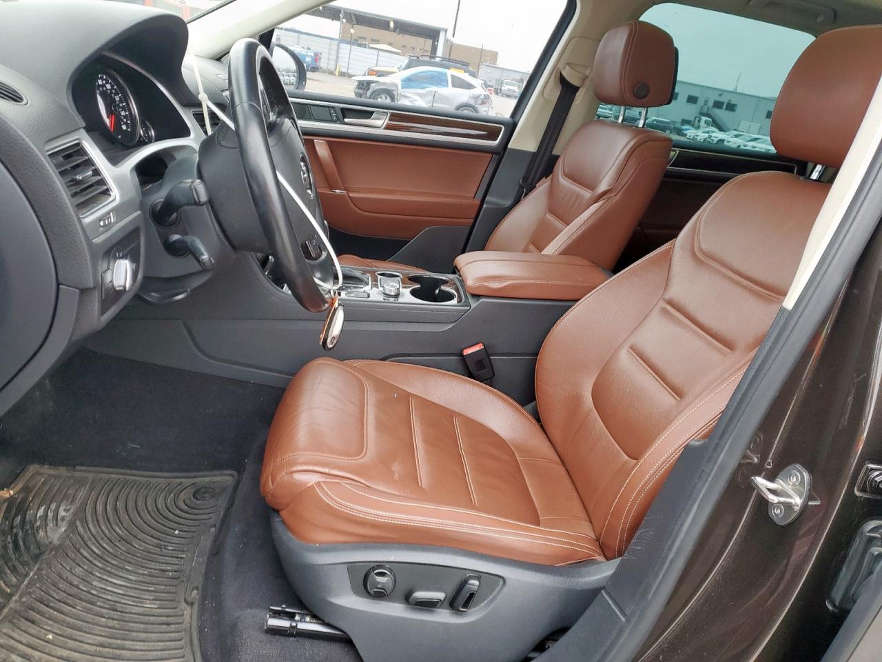 2015 Volkswagen Touareg VIN WVGEF9BP2FD007404 Copart auction photo, front end damage thumbnail 7