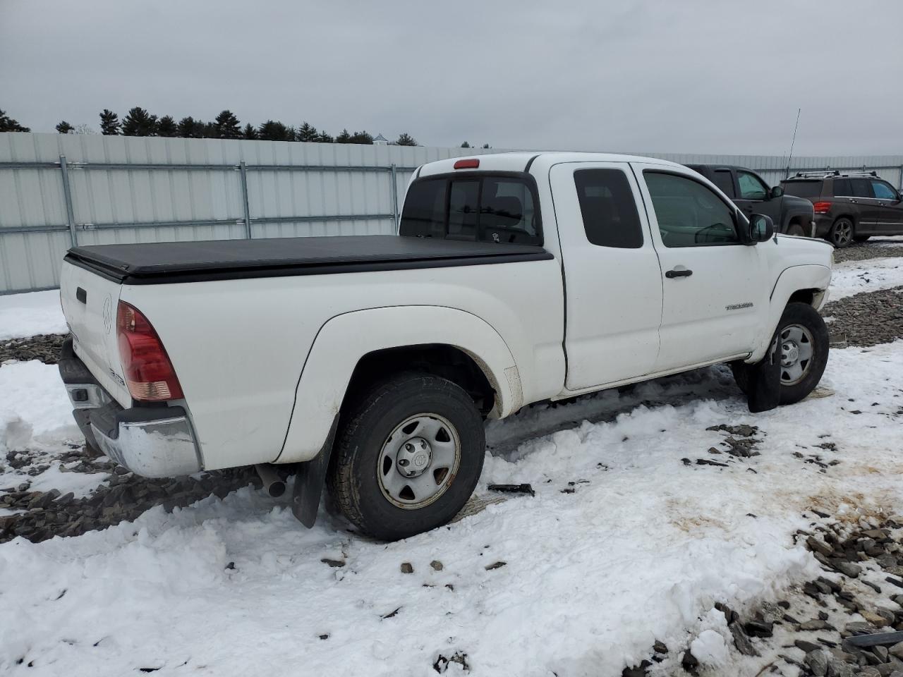 2005 Toyota Tacoma VIN 5TEUU42N05Z111113 Copart auction photo, front end damage thumbnail 3