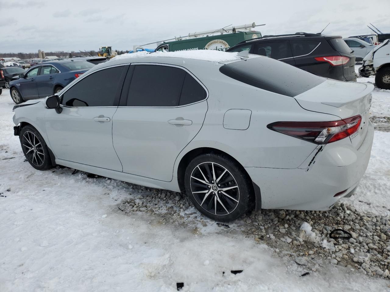 2022 Toyota Camry VIN 4T1G11BK6NU069061 Copart auction photo, front end damage thumbnail 2