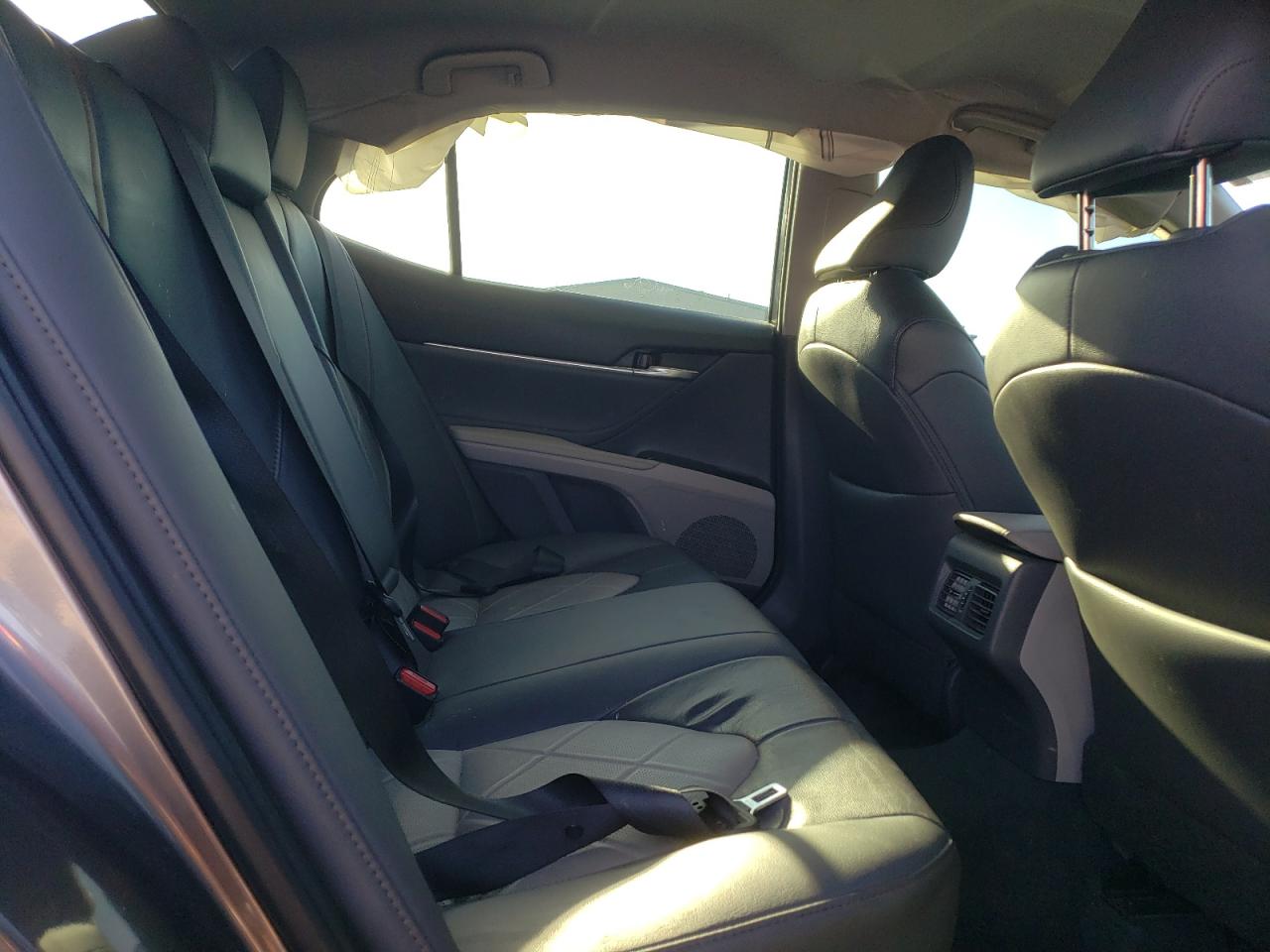 2018 Toyota Camry VIN 4T1B11HK3JU066839 Copart auction photo, front end / minor dent/scratches damage thumbnail 10