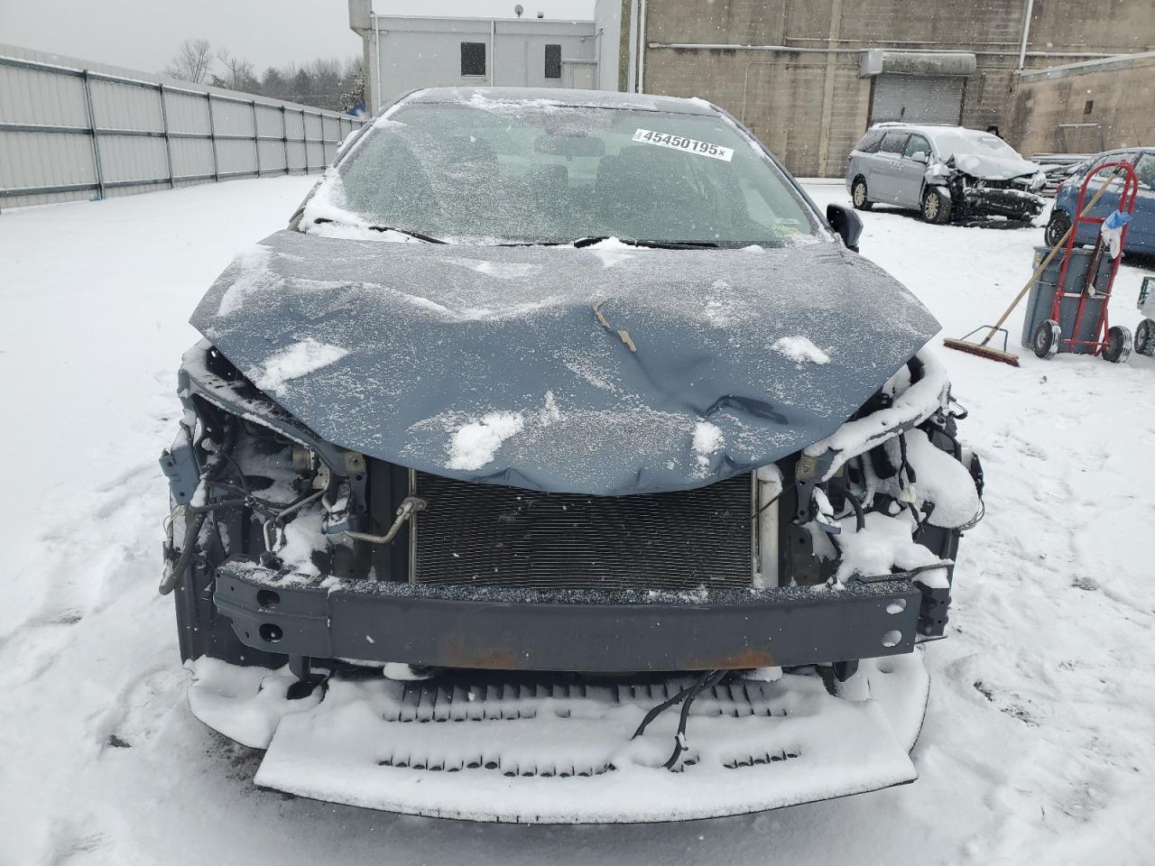 2018 Toyota Corolla VIN 2T1BURHE7JC022084 Copart auction photo, front end / side damage thumbnail 5