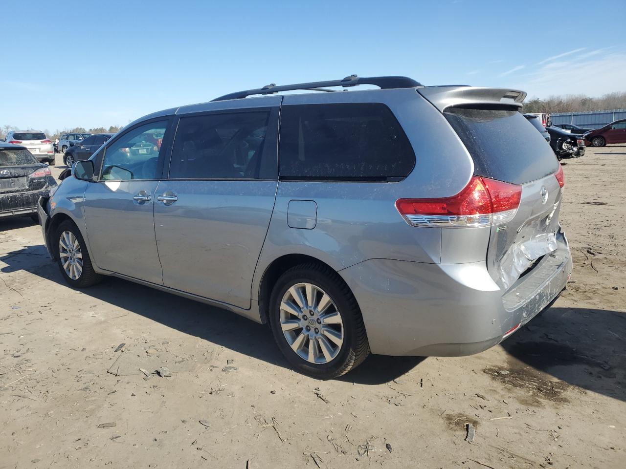 2013 Toyota Sienna VIN 5TDDK3DCXDS057911 Copart auction photo, front end / rear end damage thumbnail 2