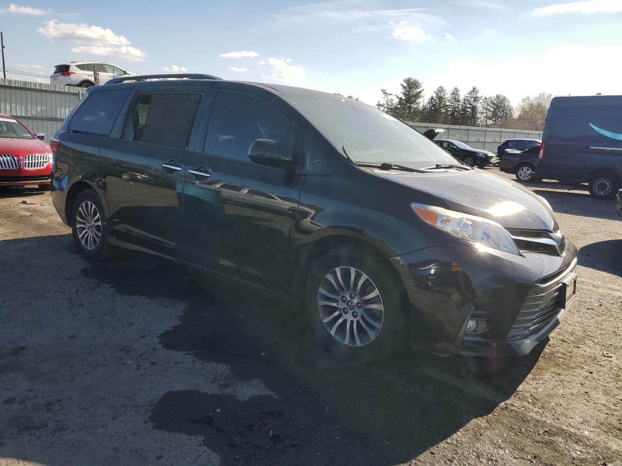 2018 Toyota Sienna VIN 5TDYZ3DC0JS943129 Copart auction photo, side damage thumbnail 4