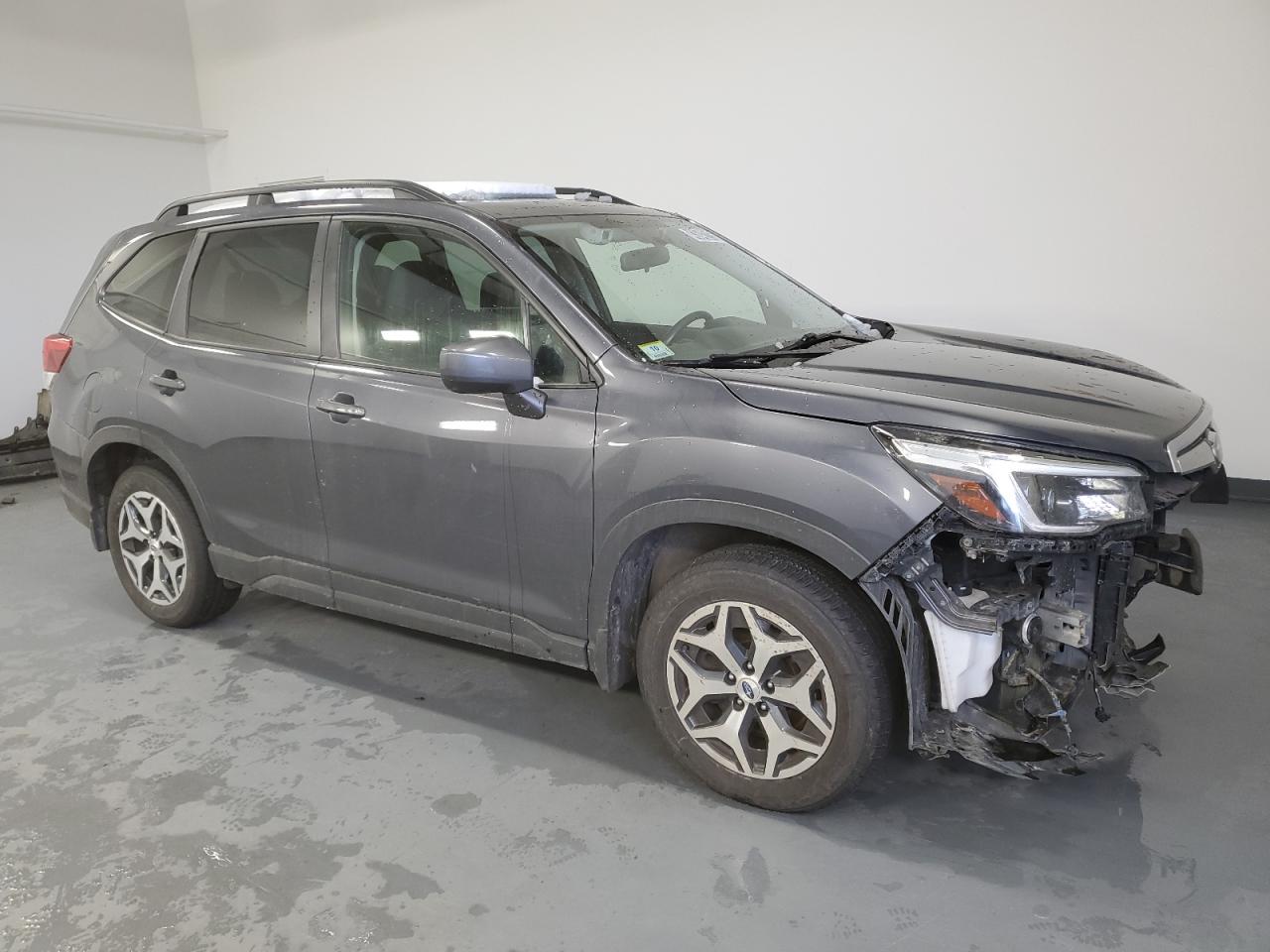 2021 Subaru Forester VIN JF2SKAJC4MH586468 Copart auction photo, front end damage thumbnail 4