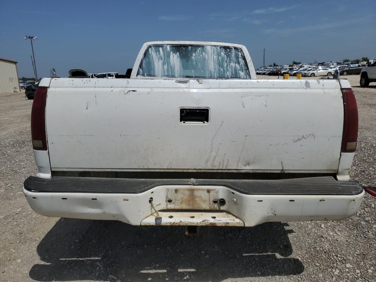 1988 Chevrolet GMT-400 VIN 2GCFC29K2J1259192 Copart auction photo, front end / side damage thumbnail 6