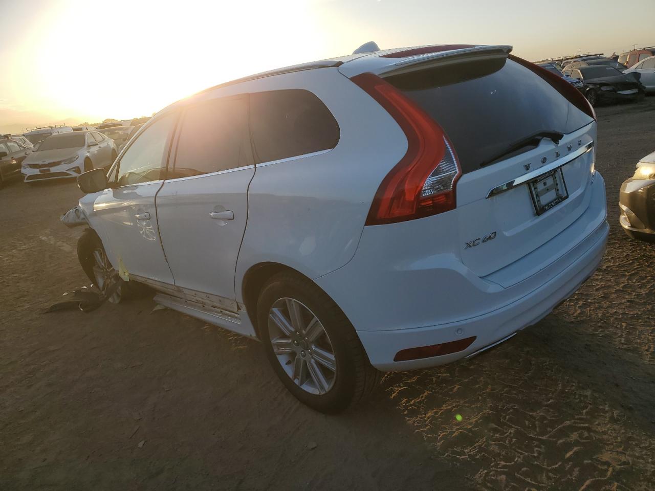 2017 Volvo XC60 VIN YV440MRU4H2000580 Copart auction photo, front end damage thumbnail 2
