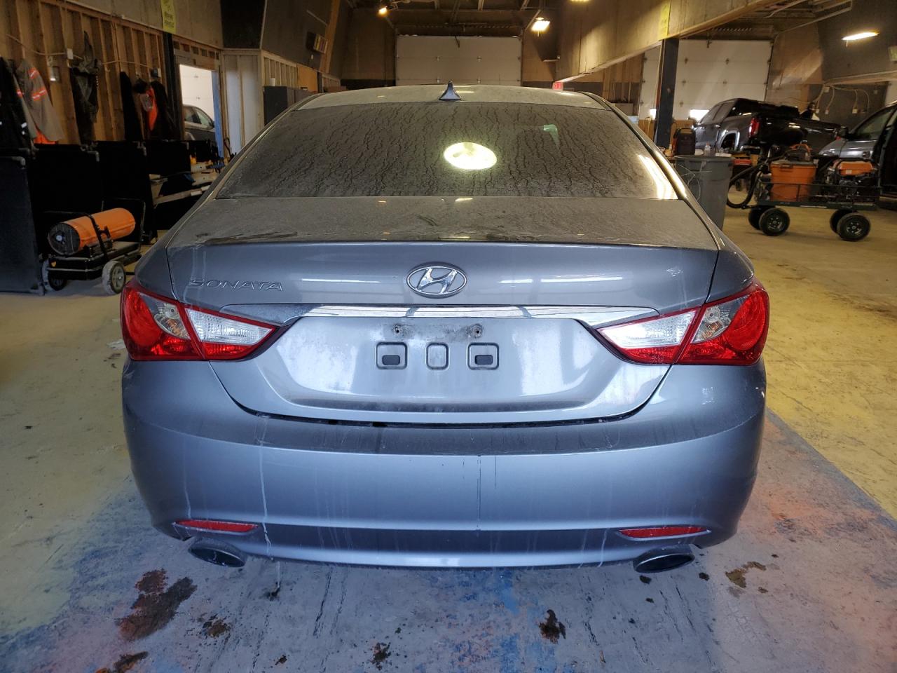 2013 Hyundai Sonata VIN 5NPEC4AC1DH677077 Copart auction photo, front end / minor dent/scratches damage thumbnail 6
