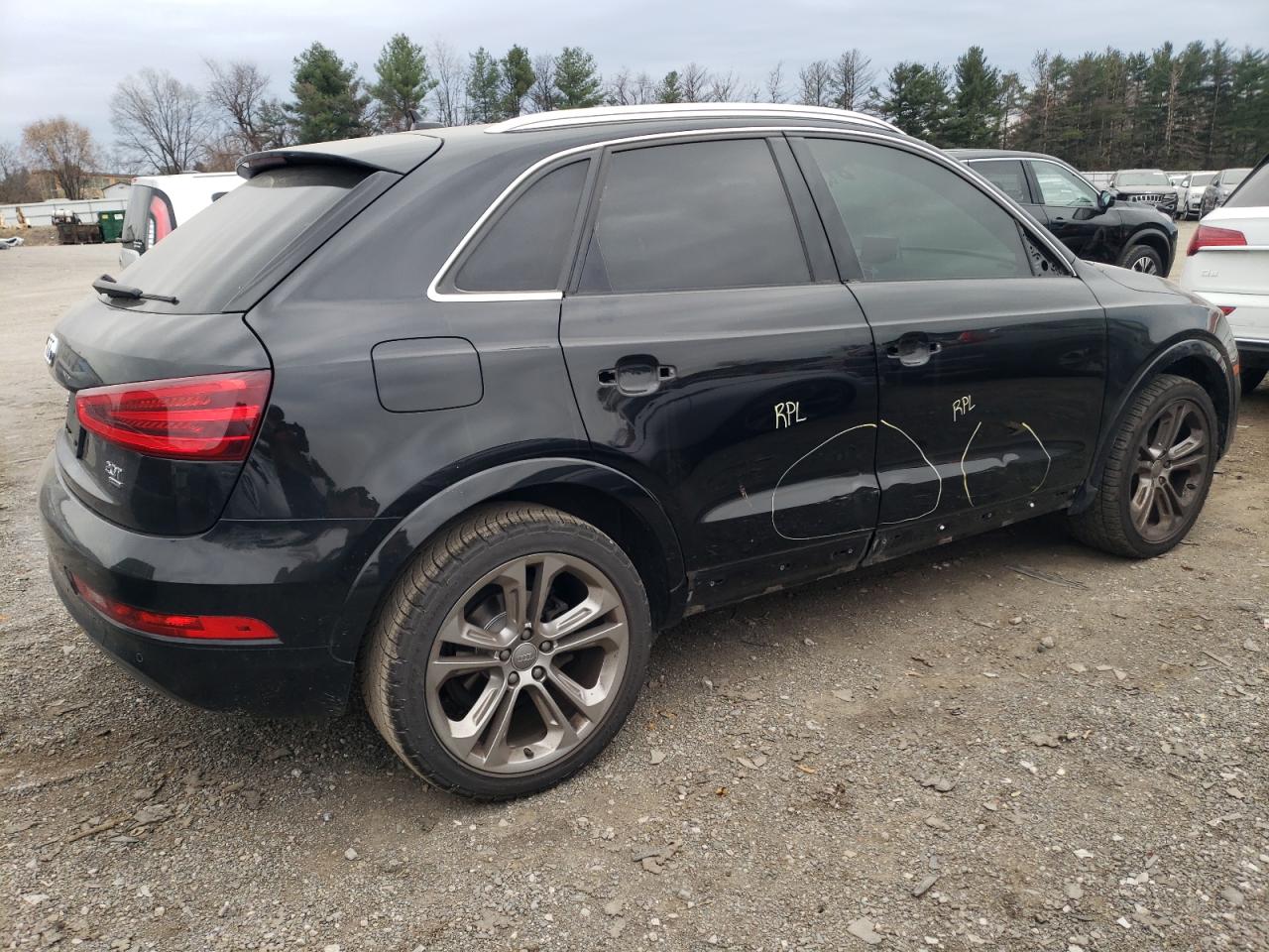 2015 Audi Q3 VIN WA1GFCFS7FR003855 Copart auction photo, side / minor dent/scratches damage thumbnail 3