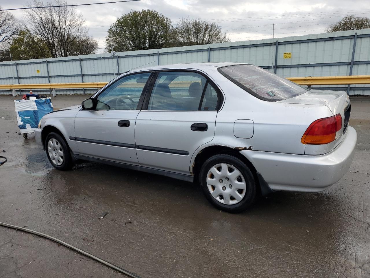 1998 Honda Civic VIN 2HGEJ6677WH568584 Copart auction photo, front end / minor dent/scratches damage thumbnail 2