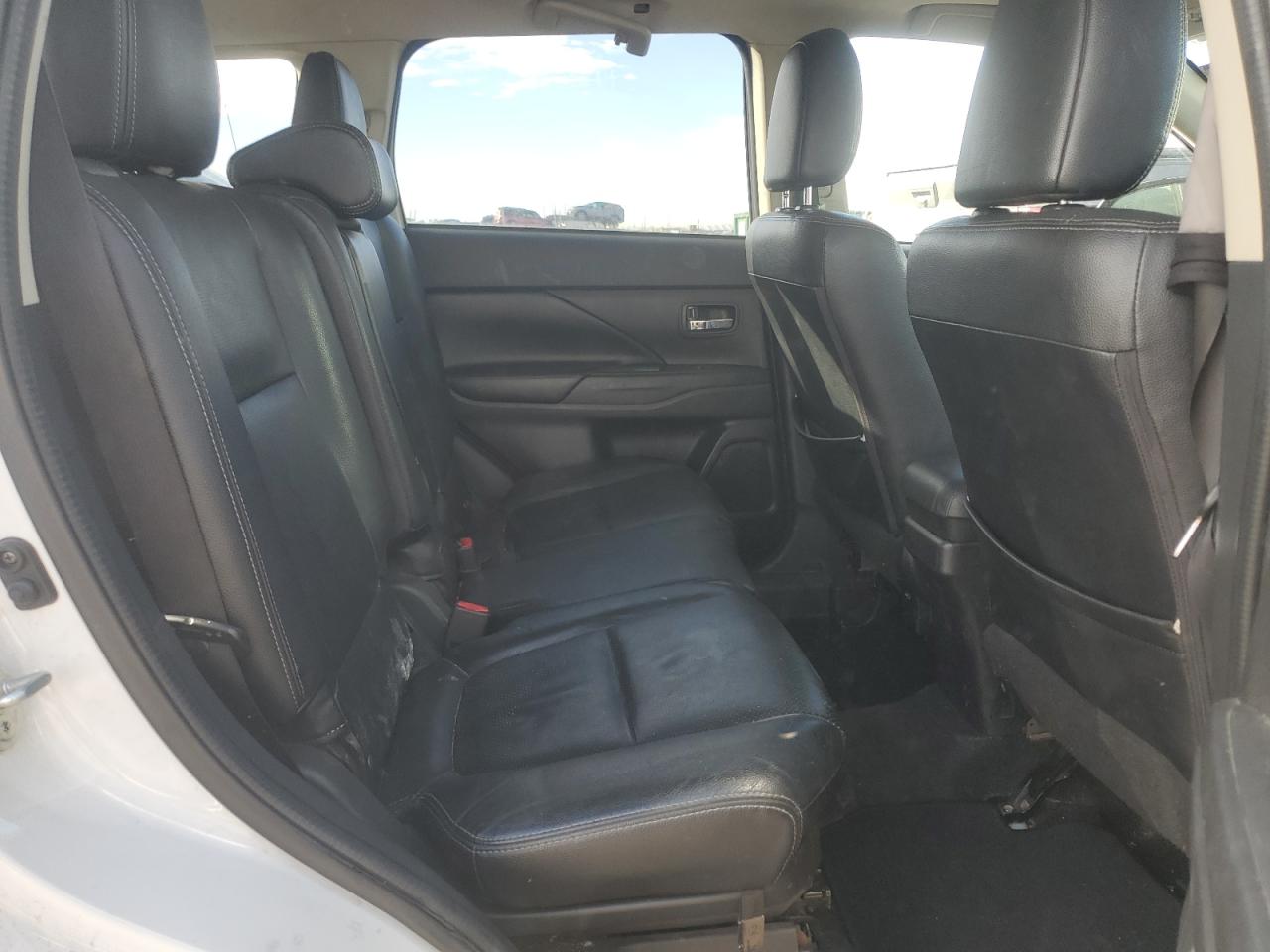 2017 Mitsubishi Outlander VIN JA4AZ3A39HZ013156 Copart auction photo, front end damage thumbnail 11