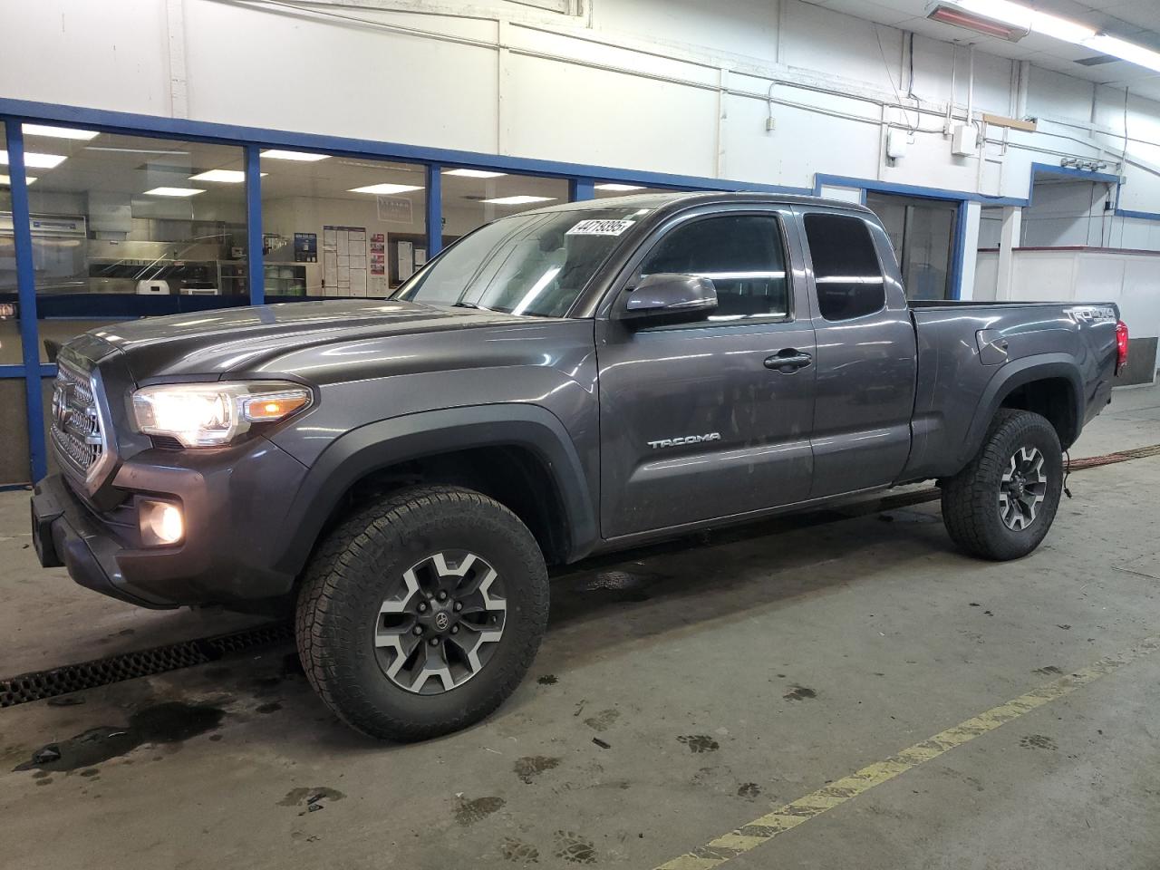 2016 Toyota Tacoma VIN 5TFSZ5AN4GX008884