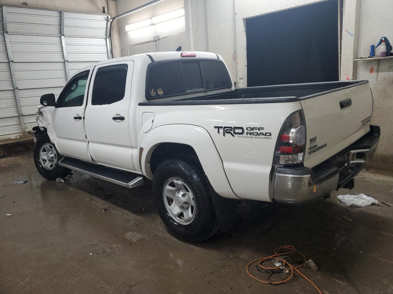 2014 Toyota Tacoma VIN 3TMJU4GN3EM163330 Copart auction photo, front end / undercarriage damage thumbnail 2