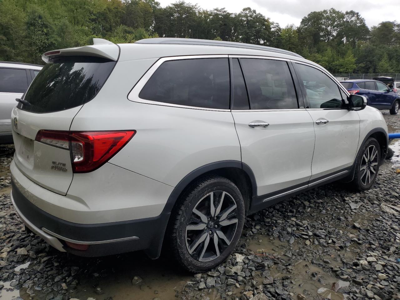 2021 Honda Pilot VIN 5FNYF6H0XMB002127 Copart auction photo, front end damage thumbnail 3
