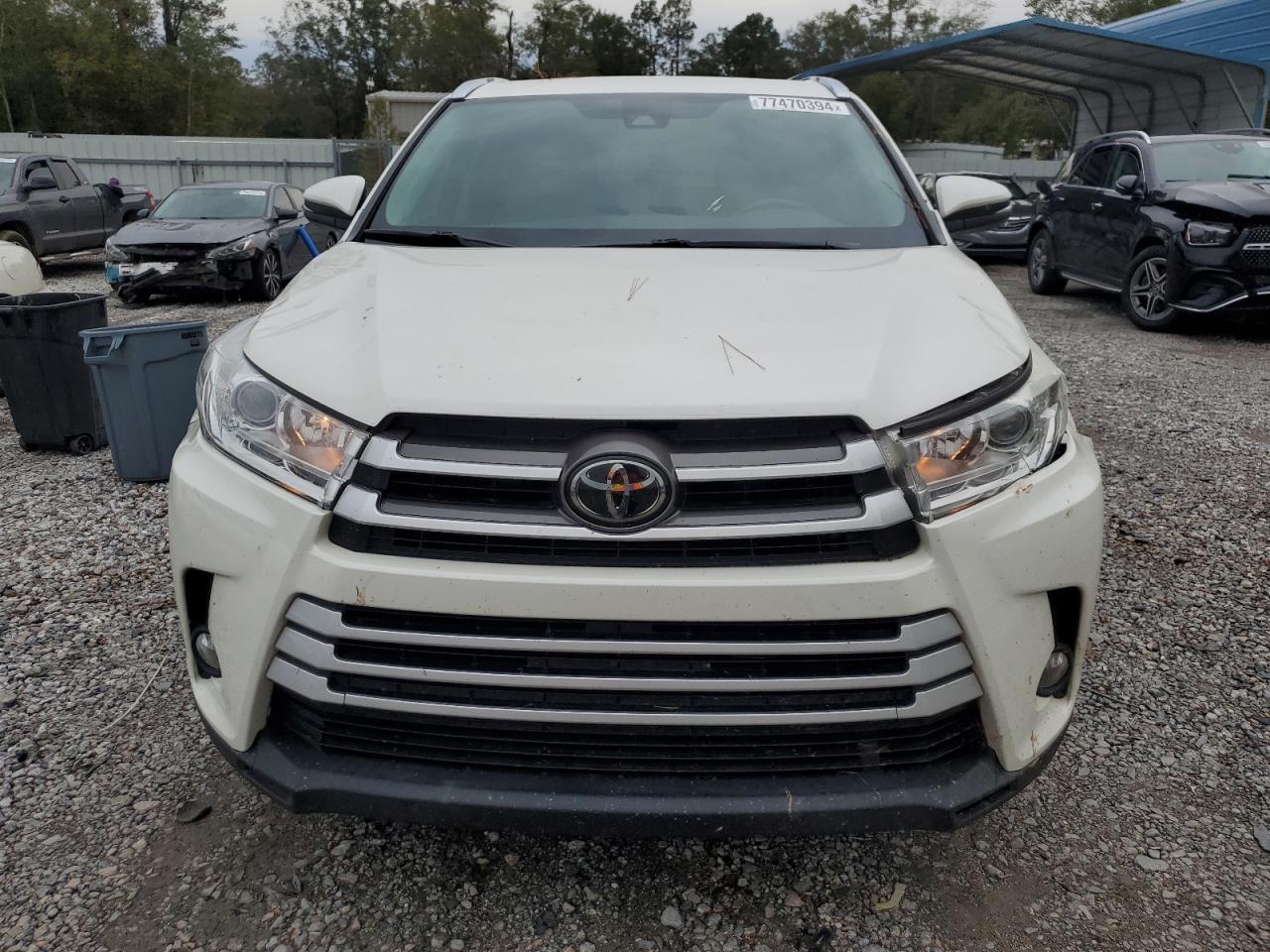 2018 Toyota Highlander VIN 5TDKZRFH1JS549267 Copart auction photo, front end damage thumbnail 5