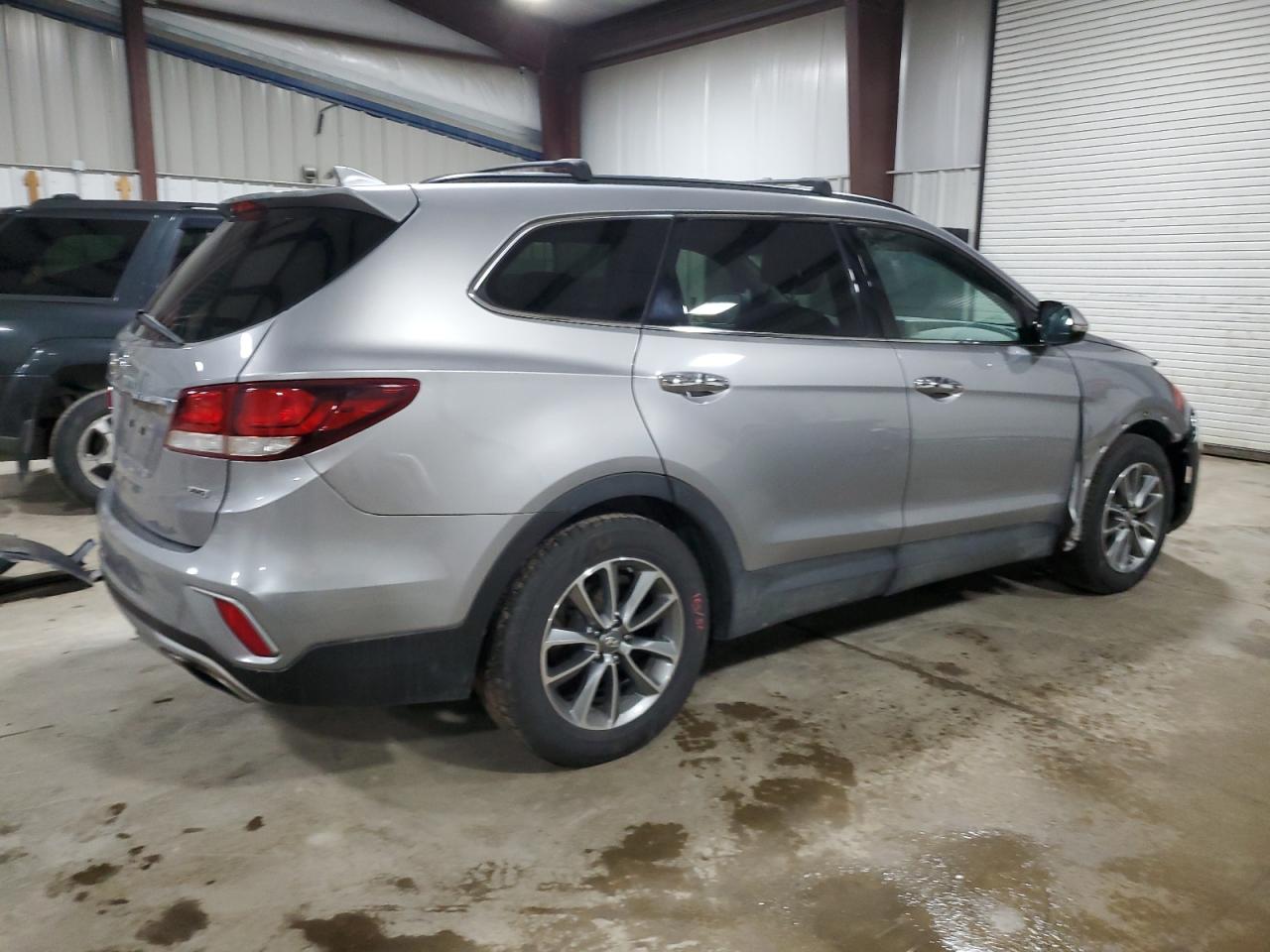 2018 Hyundai Santa Fe VIN KM8SNDHF8JU292089 Copart auction photo, front end / side damage thumbnail 3