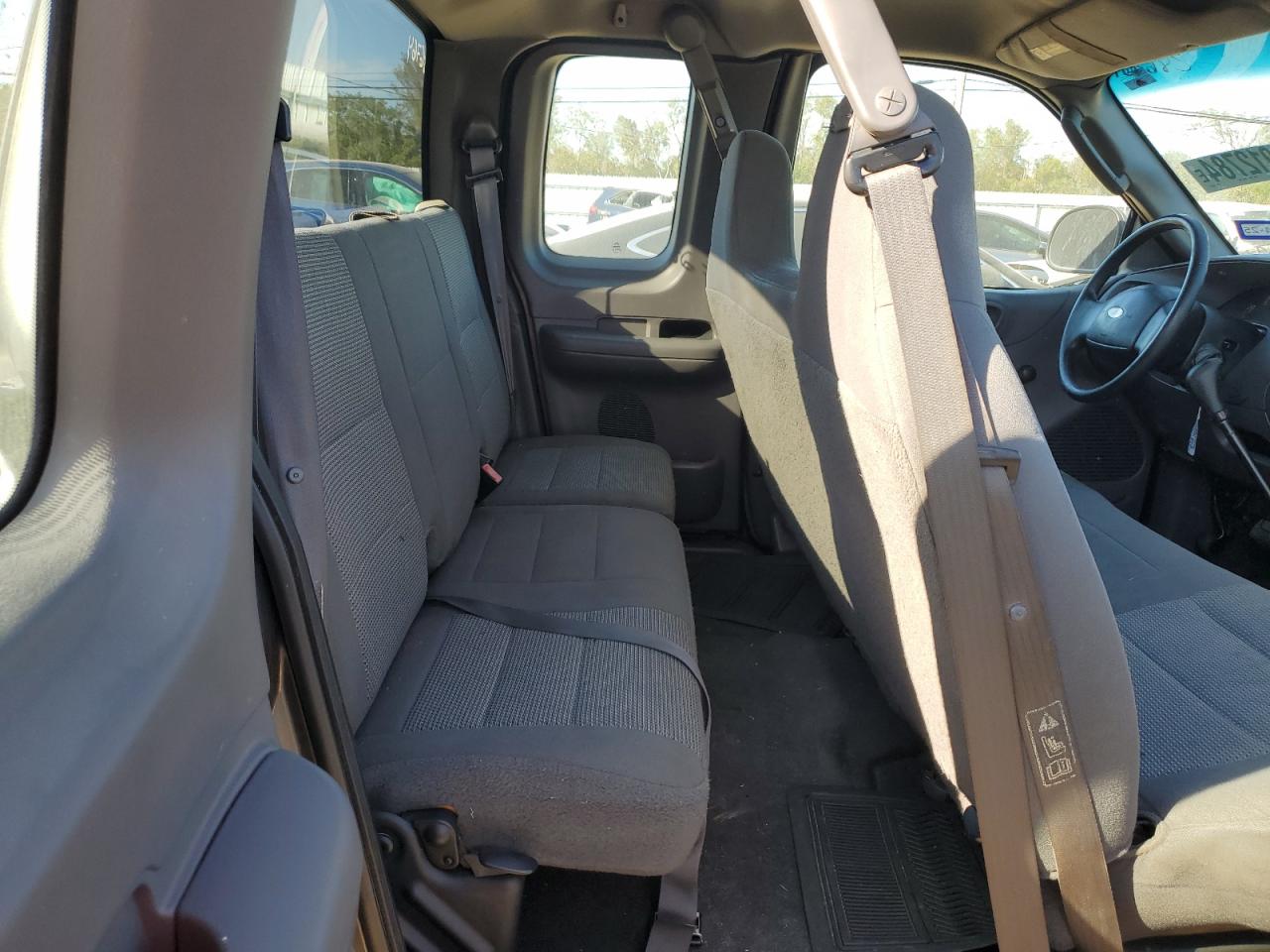 2003 Ford F-150 VIN 2FTRX17213CA06872 Copart auction photo, rear end / minor dent/scratches damage thumbnail 10