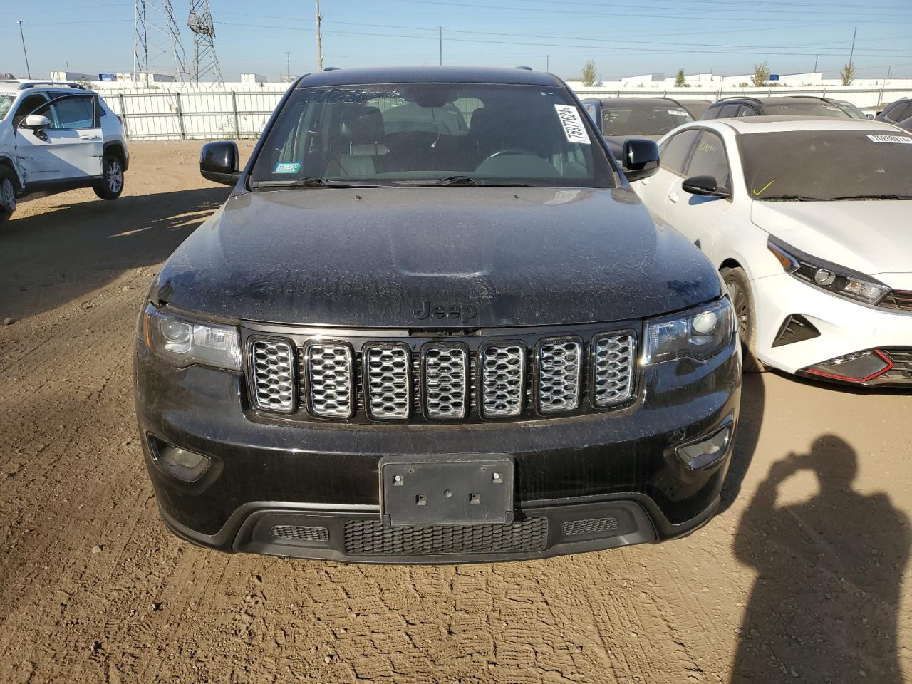 2018 Jeep Grand Cherokee VIN 1C4RJFAG4JC157002 Copart auction photo, vandalism damage thumbnail 5