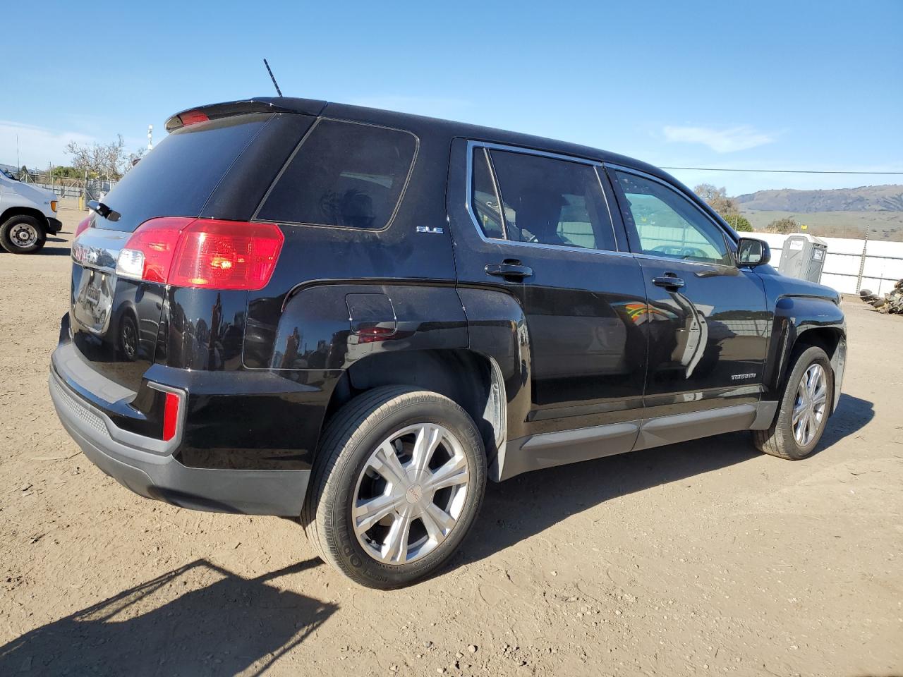 2017 GMC Terrain VIN 2GKALMEK8H6347659 Copart auction photo, vandalism damage thumbnail 3