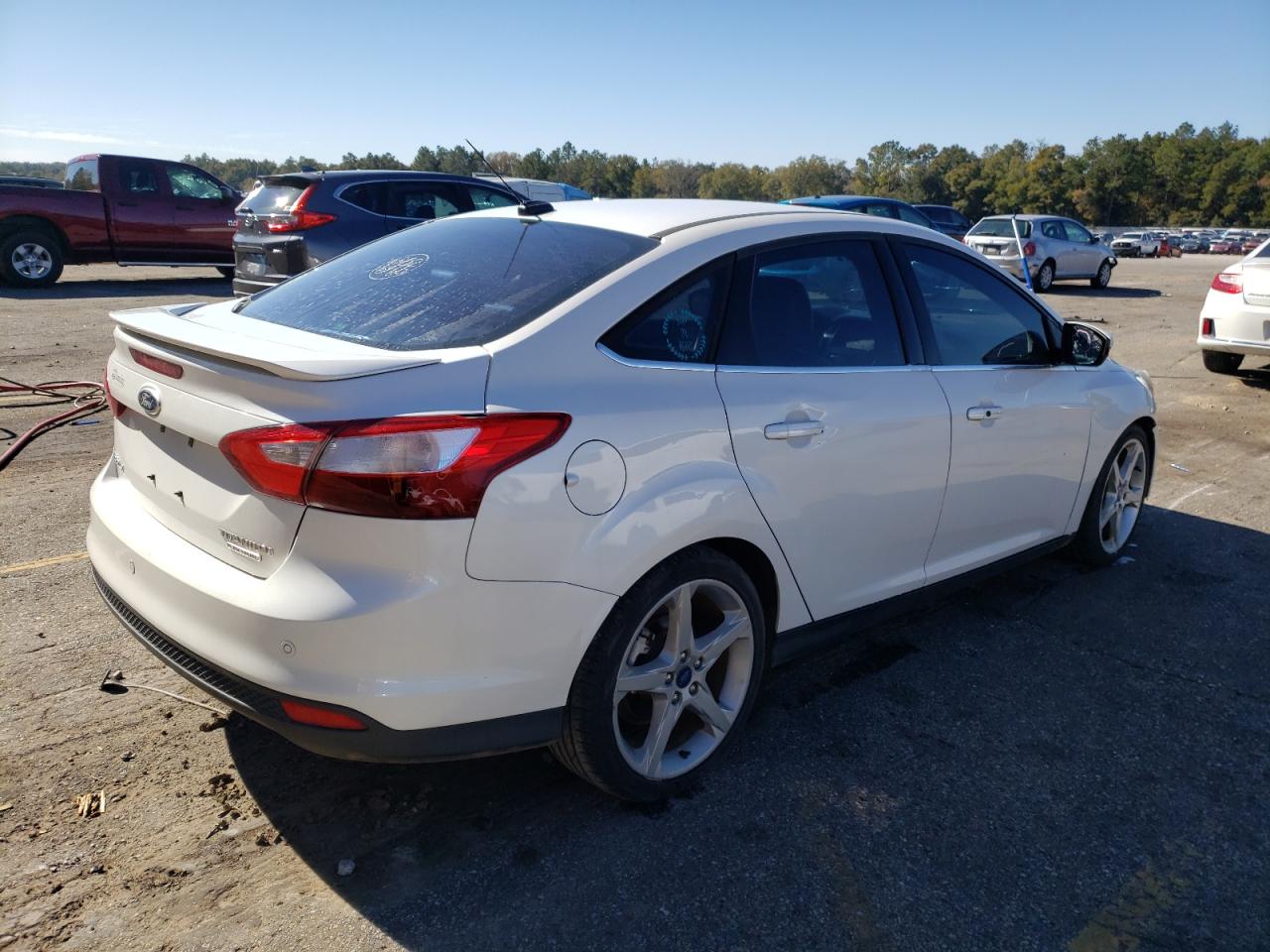 2012 Ford Focus VIN 1FAHP3J2XCL433401 Copart auction photo, front end damage thumbnail 3