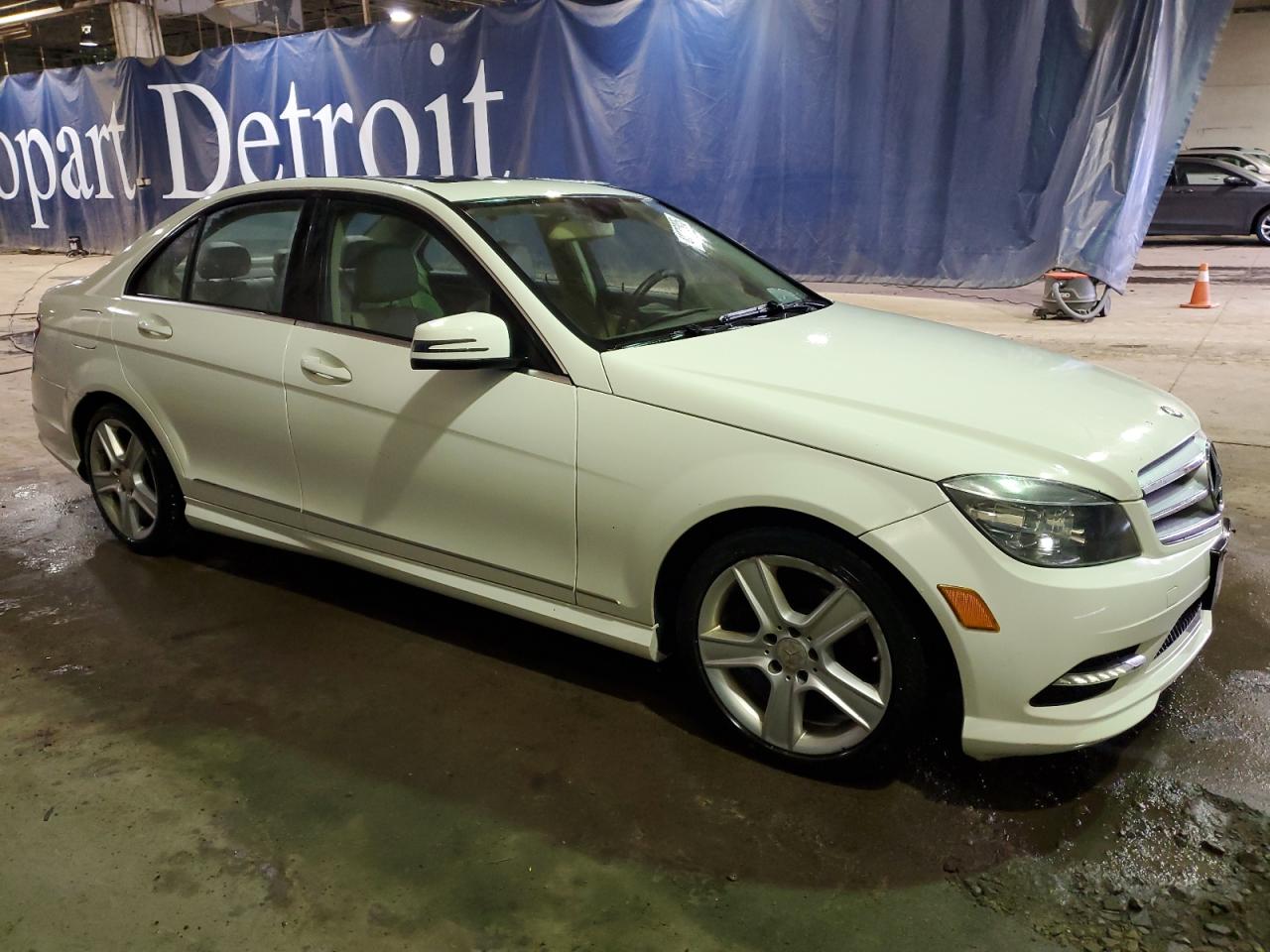 2011 Mercedes-Benz C-klasse VIN WDDGF5EB9BA508796 Copart auction photo, normal wear / mechanical damage thumbnail 4