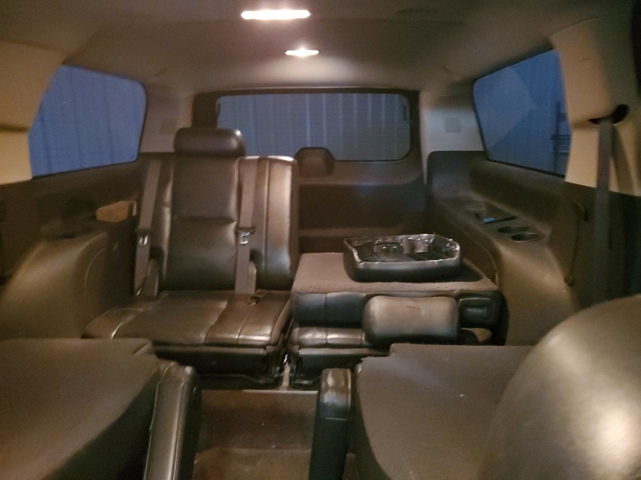 2013 Chevrolet Suburban VIN 1GNSKKE7XDR303848 Copart auction photo, side / front end damage thumbnail 10