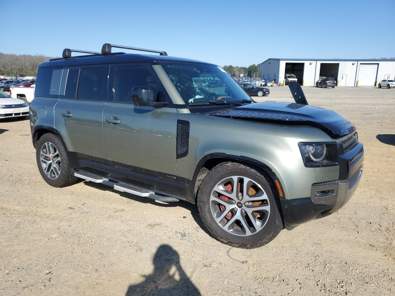 2022 Land Rover Defender VIN SALEXERU1N2073905 Copart auction photo, front end / minor dent/scratches damage thumbnail 4