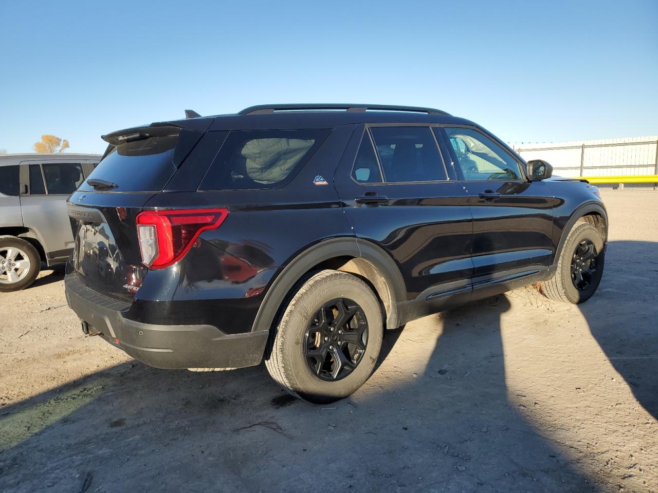 2021 Ford Explorer VIN 1FMSK8JH1MGC48465 Copart auction photo, front end damage thumbnail 3
