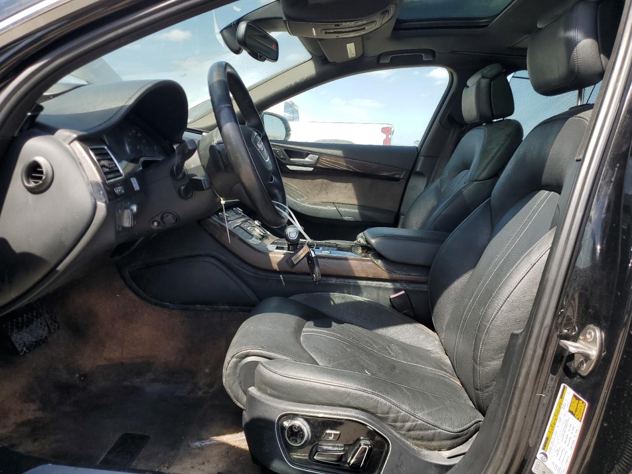 2016 Audi A8 VIN WAU3RAFD9GN004562 Copart auction photo, normal wear / minor dent/scratches damage thumbnail 8