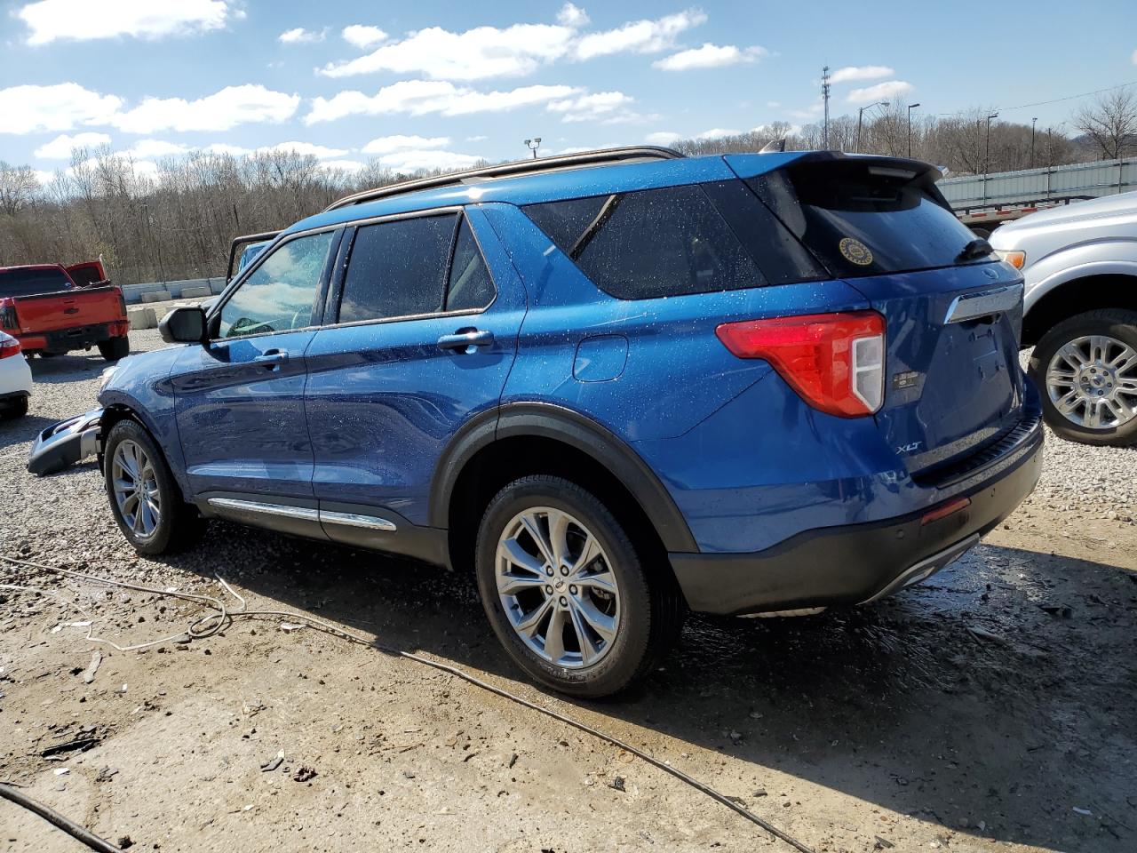 2022 Ford Explorer VIN 1FMSK8DH8NGB18244 Copart auction photo, side / front end damage thumbnail 2