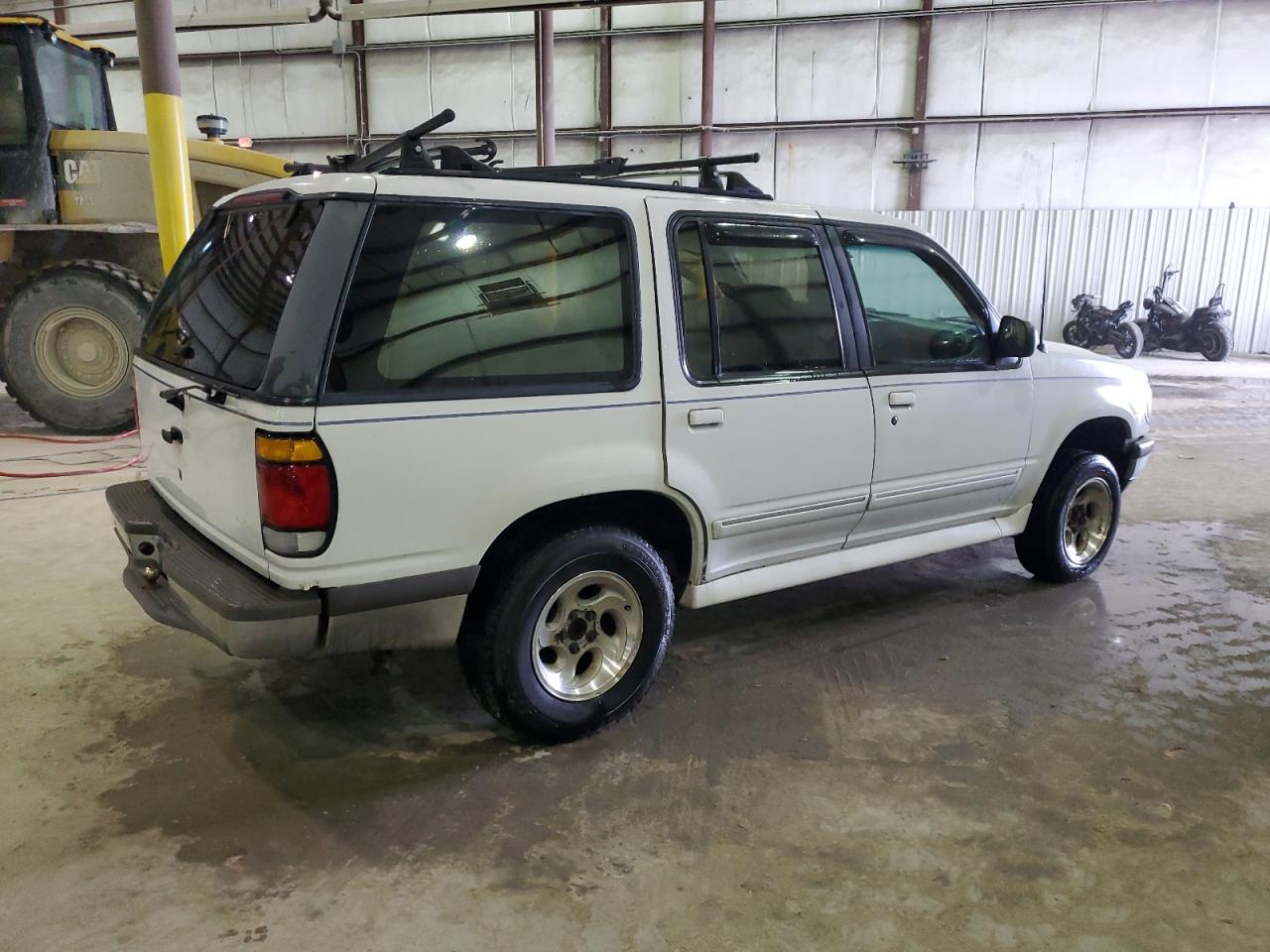 1995 Ford Explorer VIN 1FMDU34X8SUA46374 Copart auction photo, front end damage thumbnail 3