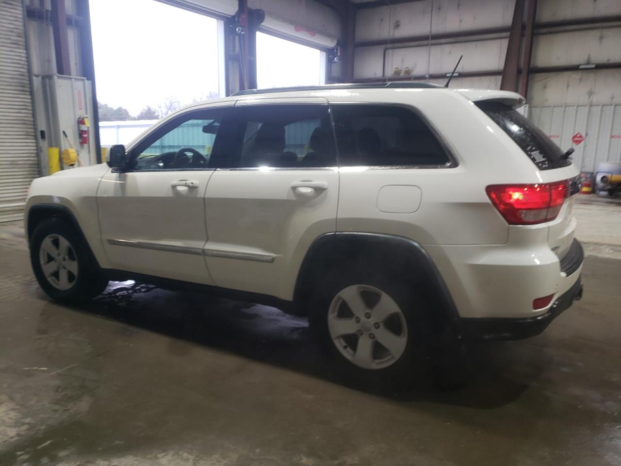 2011 Jeep Grand Cherokee VIN 1J4RS4GG1BC745993 Copart auction photo, minor dent/scratches damage thumbnail 2