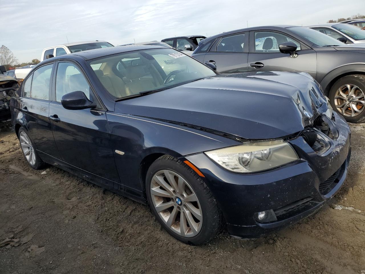 2010 BMW 3er VIN WBAPH7C5XAA175792 Copart auction photo, front end damage thumbnail 4