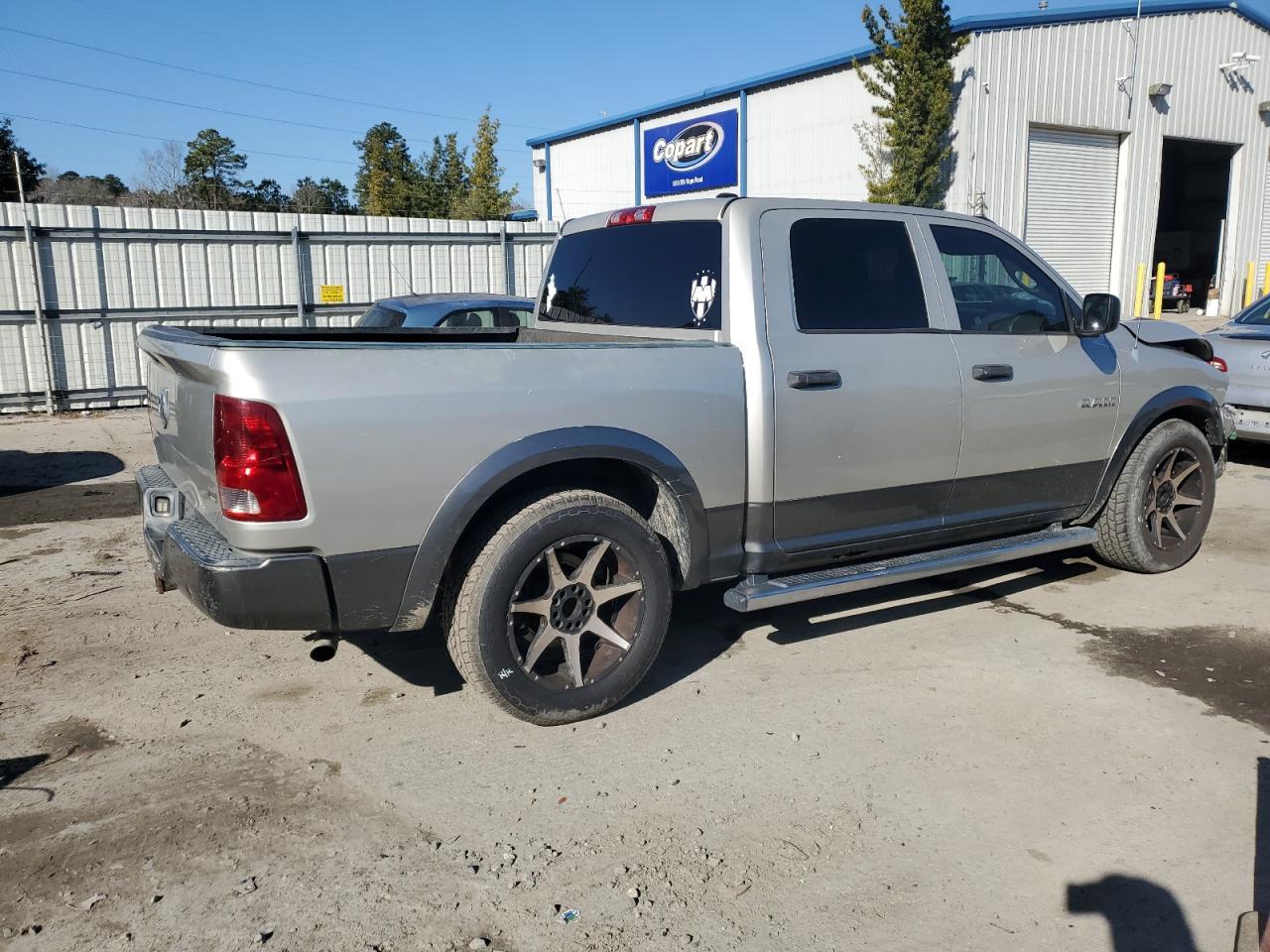 2009 Dodge RAM VIN 1D3HB13P99J527156 Copart auction photo, front end damage thumbnail 3