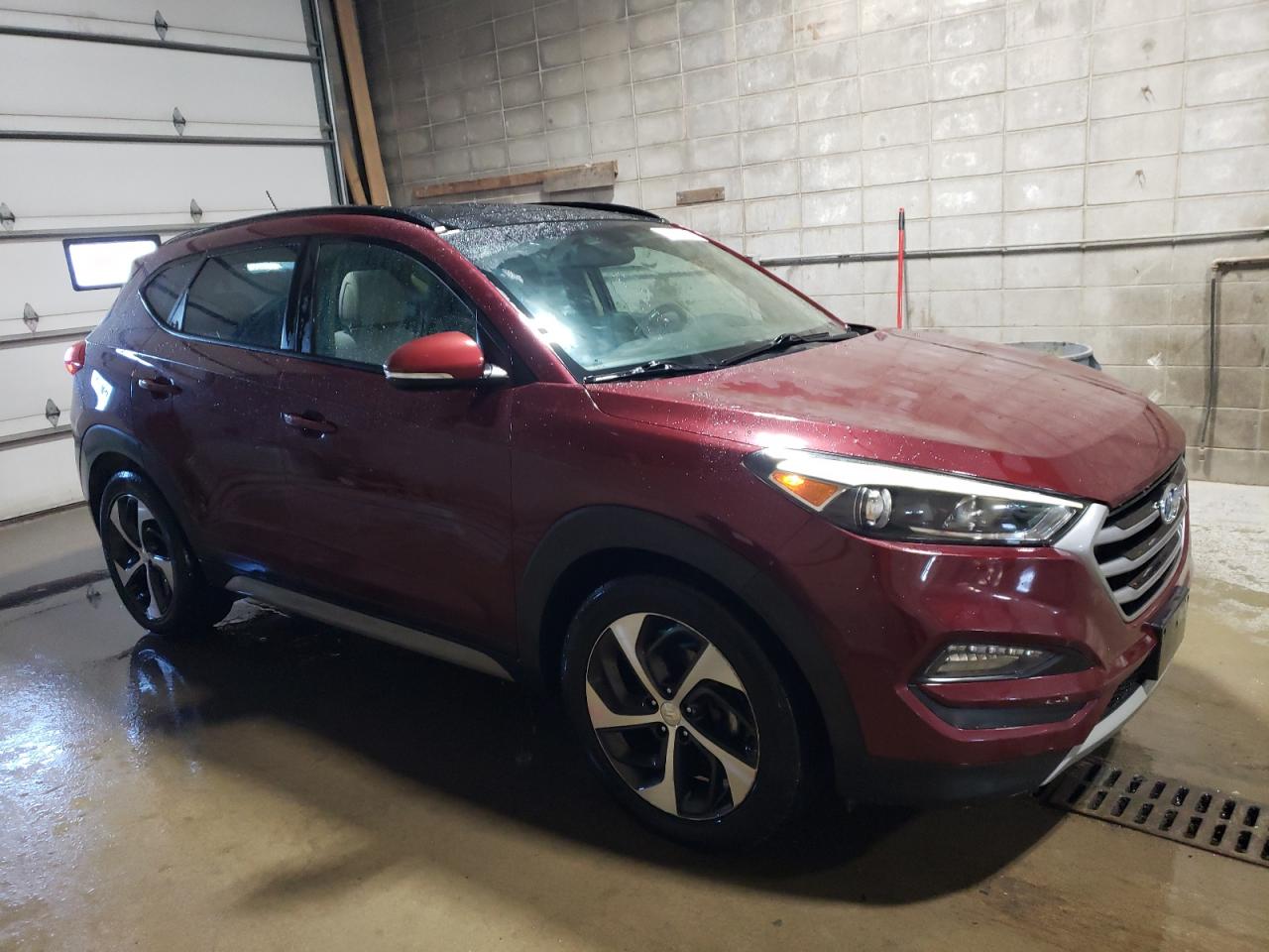 2017 Hyundai Tucson VIN KM8J3CA25HU552025 Copart auction photo, side / rear end damage thumbnail 4